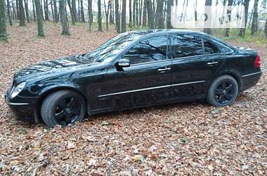Седан Mercedes-Benz E-Class 2004 в 