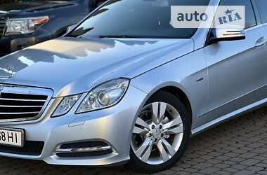 Седан Mercedes-Benz E-Class 2011 в Іршаві