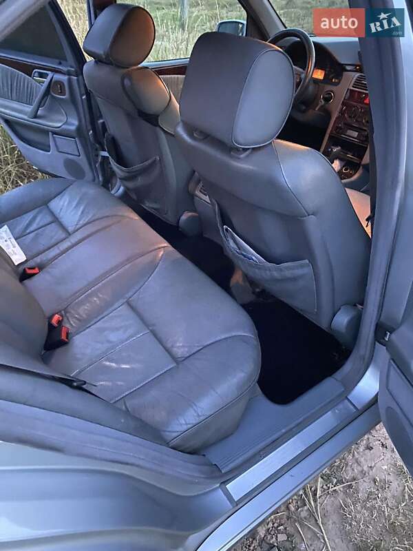 Седан Mercedes-Benz E-Class 2001 в Дрогобыче