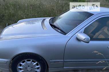 Седан Mercedes-Benz E-Class 2001 в Дрогобичі