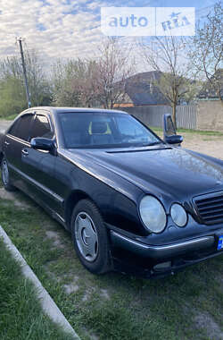 Седан Mercedes-Benz E-Class 2001 в Харькове