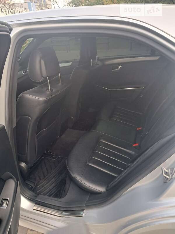 Седан Mercedes-Benz E-Class 2013 в Львове
