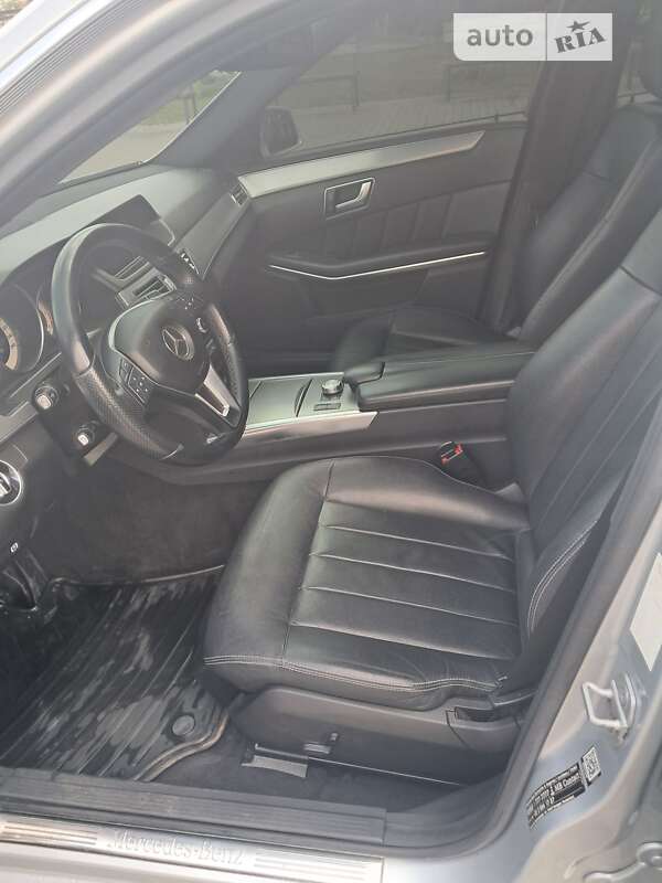 Седан Mercedes-Benz E-Class 2013 в Львове