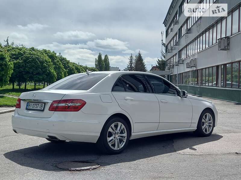 Седан Mercedes-Benz E-Class 2012 в Полтаві