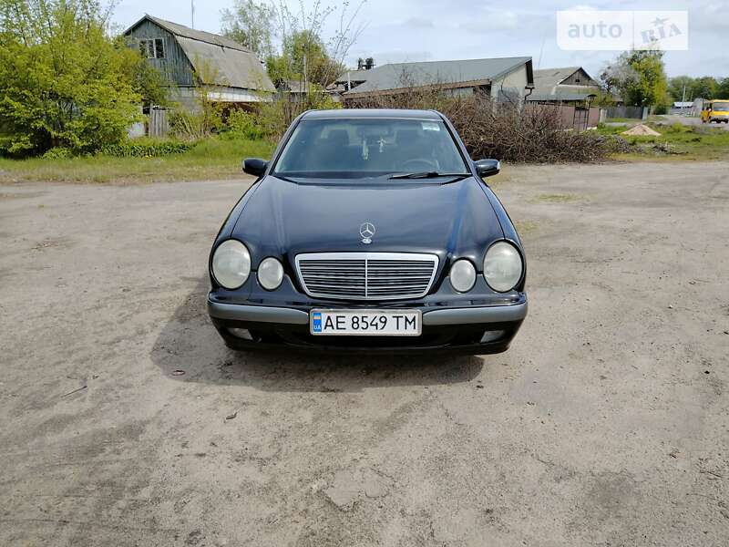 Седан Mercedes-Benz E-Class 2000 в Харкові