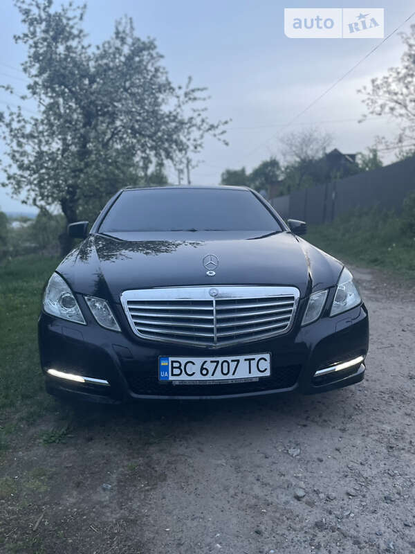 Седан Mercedes-Benz E-Class 2012 в Богодухове