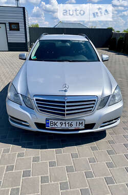 Універсал Mercedes-Benz E-Class 2011 в Сарнах