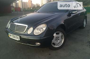 Седан Mercedes-Benz E-Class 2002 в Киеве