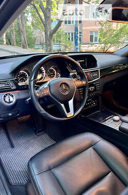 Седан Mercedes-Benz E-Class 2012 в Киеве