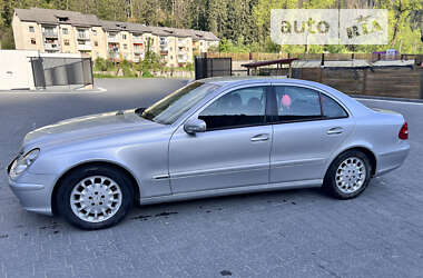 Седан Mercedes-Benz E-Class 2004 в Міжгір'ї