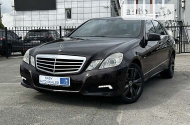 Седан Mercedes-Benz E-Class 2009 в Киеве