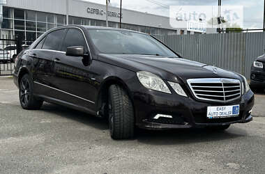 Седан Mercedes-Benz E-Class 2009 в Киеве