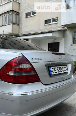 Седан Mercedes-Benz E-Class 2002 в Черновцах