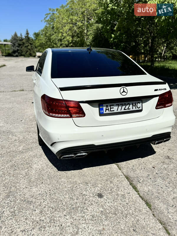Седан Mercedes-Benz E-Class 2011 в Кривому Розі