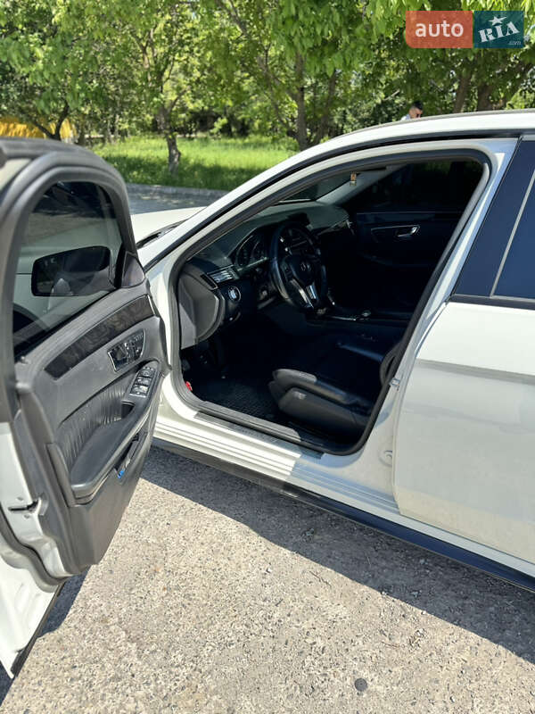 Седан Mercedes-Benz E-Class 2011 в Кривому Розі