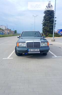 Седан Mercedes-Benz E-Class 1991 в Виннице