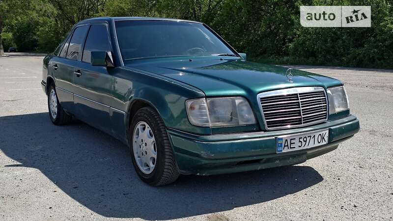 Седан Mercedes-Benz E-Class 1995 в Дніпрі