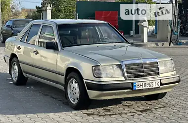 Mercedes-Benz E-Class 1988