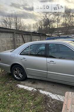 Седан Mercedes-Benz E-Class 2000 в Снятине