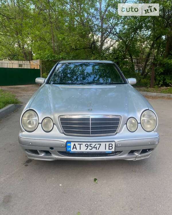 Седан Mercedes-Benz E-Class 2000 в Дніпрі