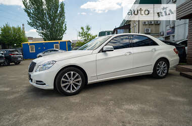 Седан Mercedes-Benz E-Class 2011 в Киеве