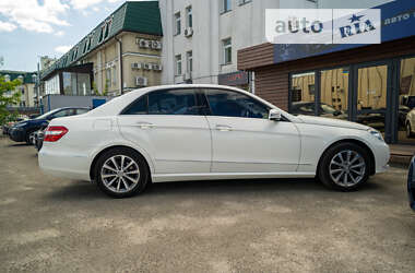 Седан Mercedes-Benz E-Class 2011 в Киеве