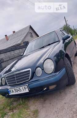 Седан Mercedes-Benz E-Class 2001 в Владимирце