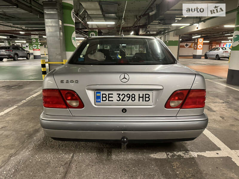 Седан Mercedes-Benz E-Class 1998 в Николаеве