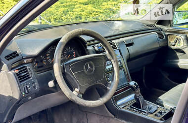 Седан Mercedes-Benz E-Class 1997 в Черновцах