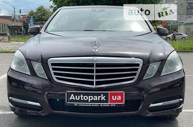 Седан Mercedes-Benz E-Class 2010 в Львове