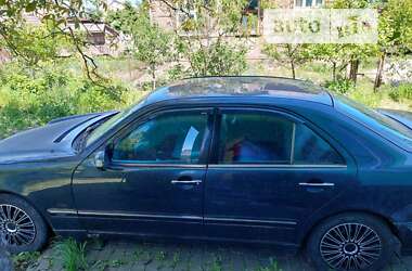 Седан Mercedes-Benz E-Class 2002 в Львове