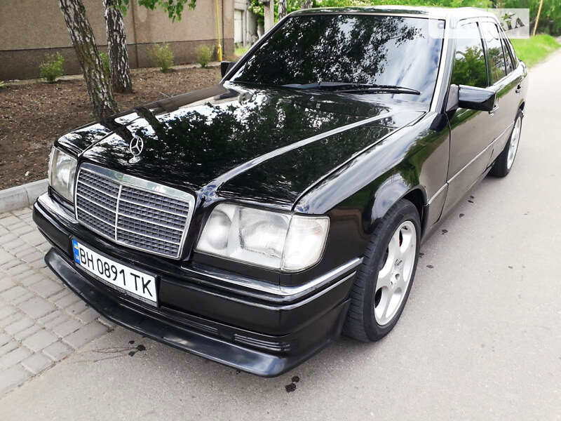 Седан Mercedes-Benz E-Class 1993 в Одессе