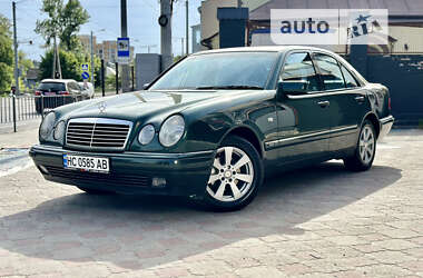 Седан Mercedes-Benz E-Class 1997 в Львове