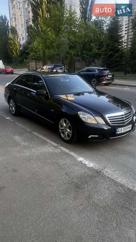 Седан Mercedes-Benz E-Class 2010 в Киеве