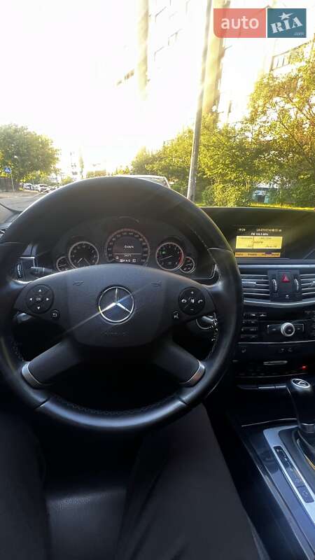 Седан Mercedes-Benz E-Class 2010 в Киеве