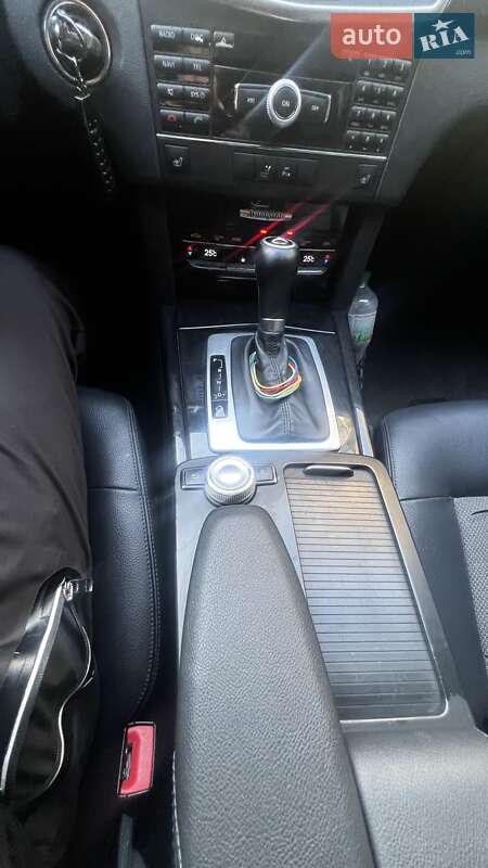 Седан Mercedes-Benz E-Class 2010 в Киеве