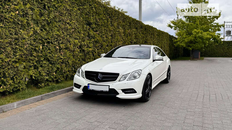 Купе Mercedes-Benz E-Class 2012 в Львове