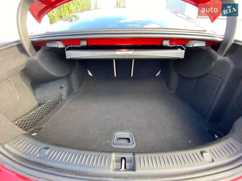 Седан Mercedes-Benz E-Class 2018 в Києві