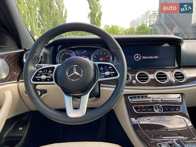 Седан Mercedes-Benz E-Class 2018 в Києві