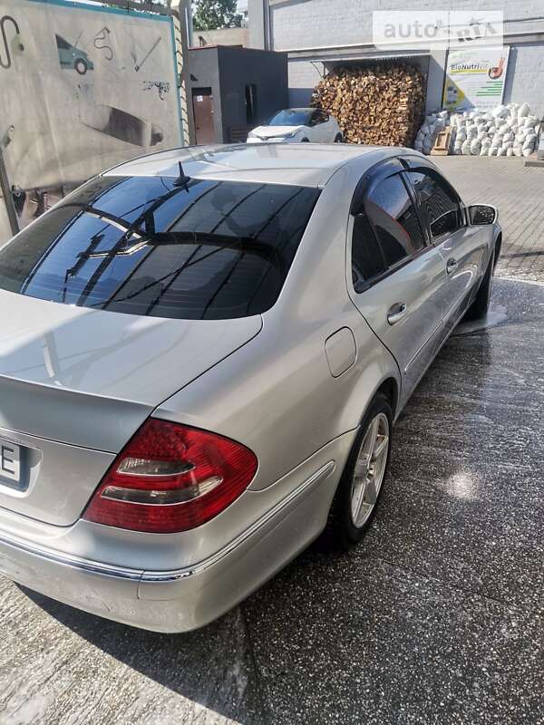Седан Mercedes-Benz E-Class 2002 в Черновцах