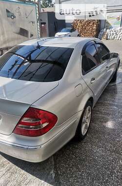 Седан Mercedes-Benz E-Class 2002 в 