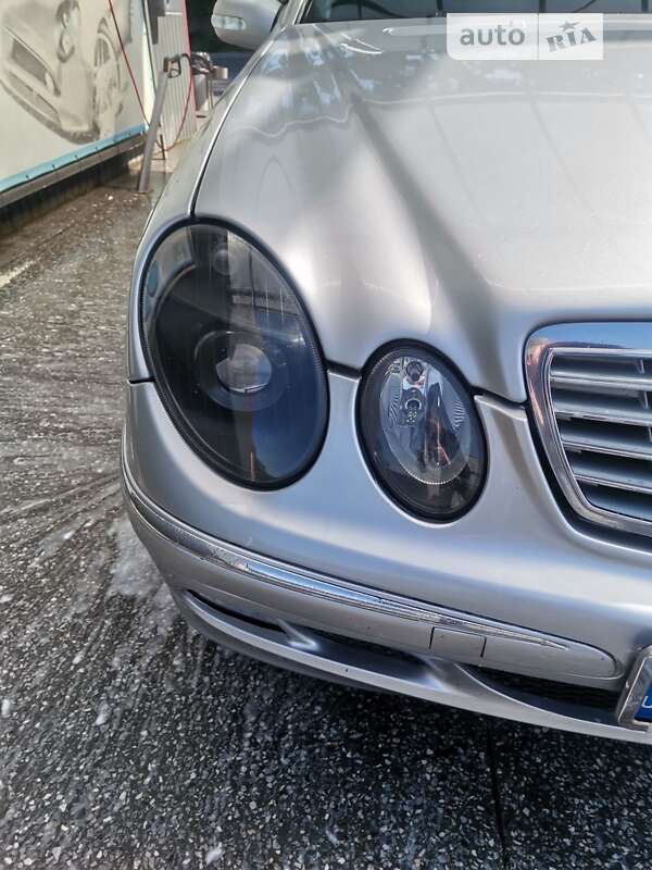 Седан Mercedes-Benz E-Class 2002 в Черновцах