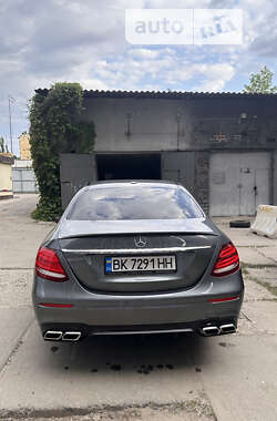 Седан Mercedes-Benz E-Class 2019 в Киеве