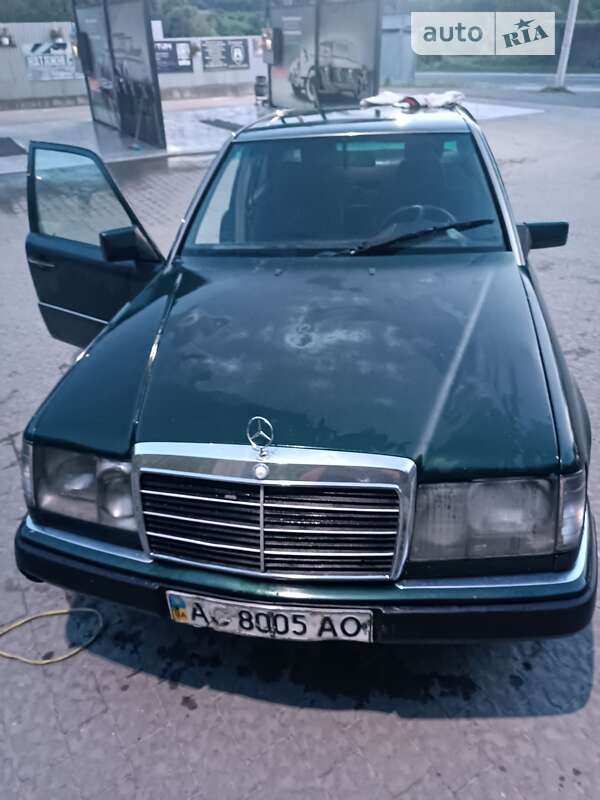 Седан Mercedes-Benz E-Class 1992 в Миколаєві