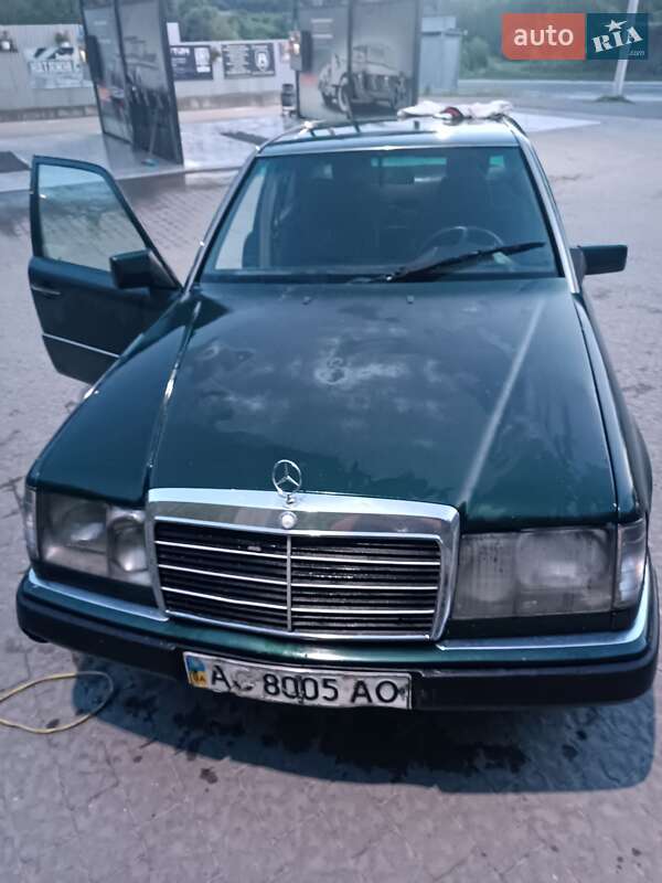 Mercedes-Benz E-Class 1992