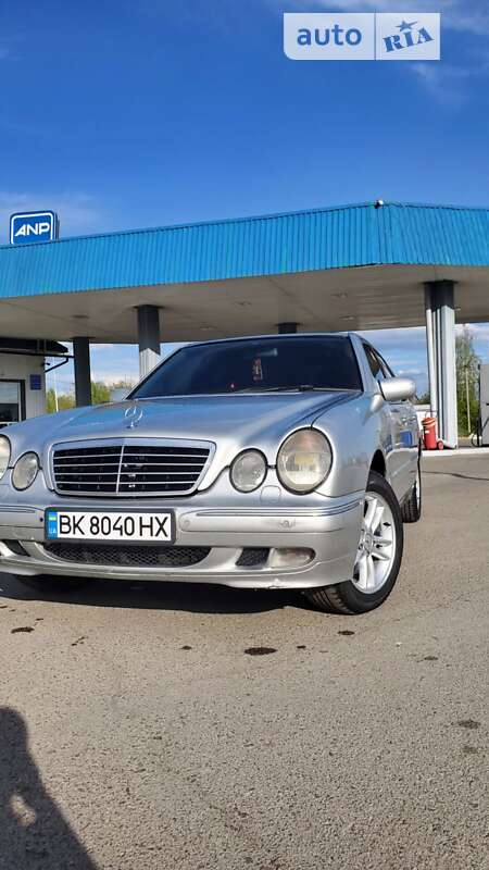 Седан Mercedes-Benz E-Class 2001 в Ратным