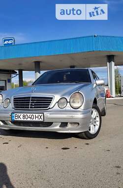 Седан Mercedes-Benz E-Class 2001 в Ратным