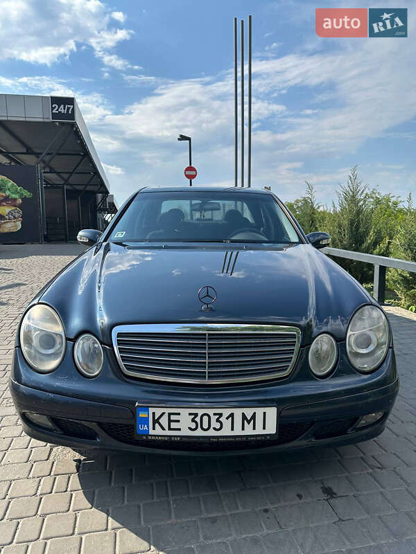 Седан Mercedes-Benz E-Class 2002 в Днепре