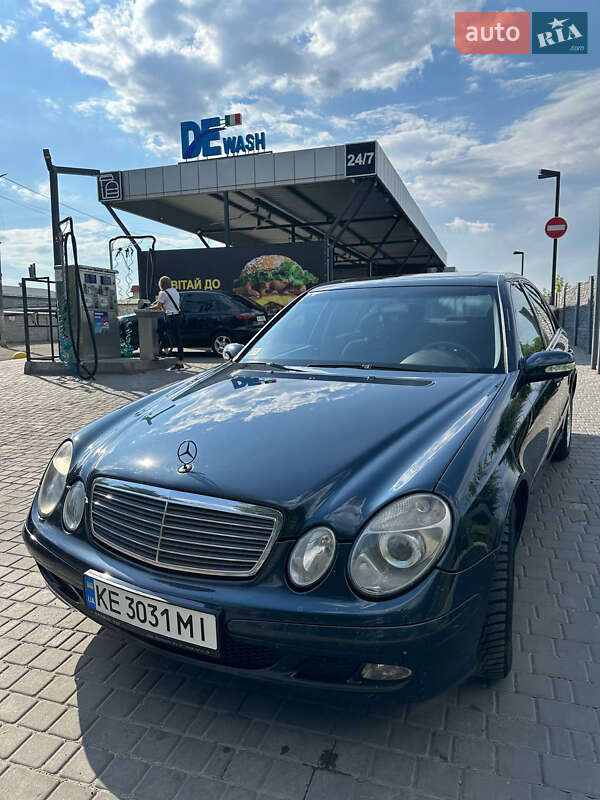 Седан Mercedes-Benz E-Class 2002 в Днепре