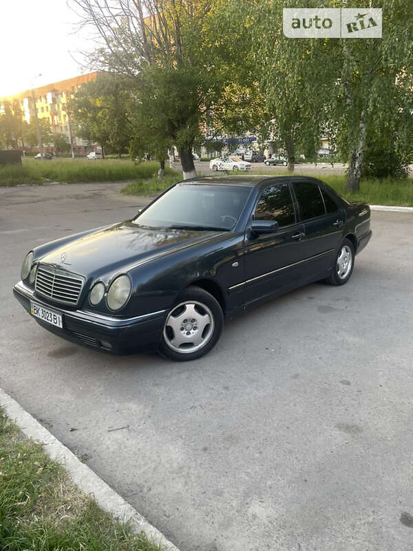 Седан Mercedes-Benz E-Class 1998 в Ровно